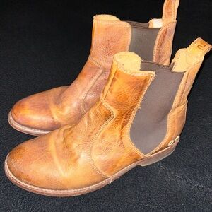 Bed Stu Nando 
-Size 8Half